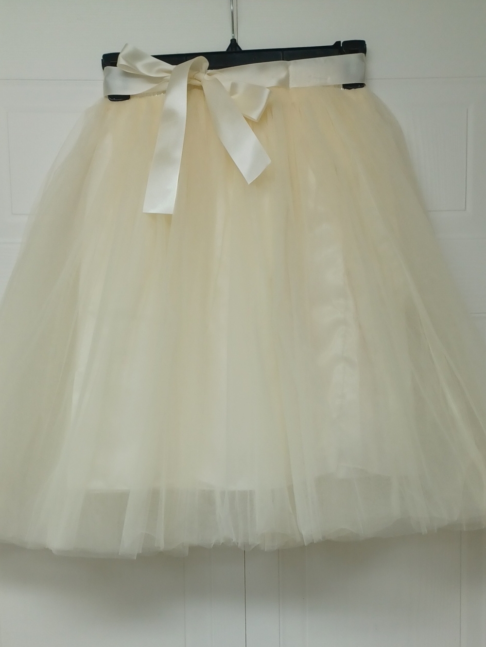 NWOT Cream Tulle Midi Skirt with Satin Bow